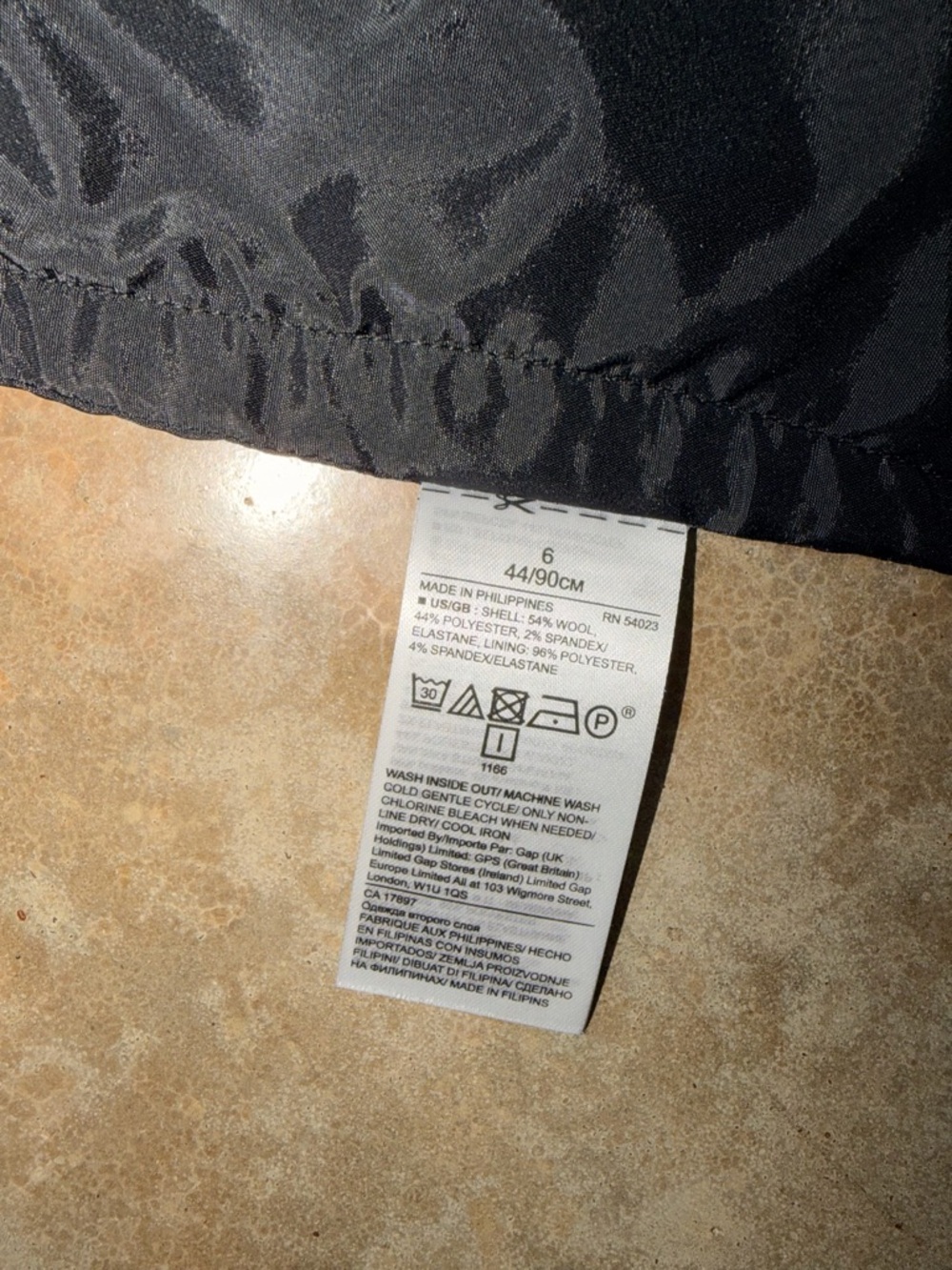 Banana Republic Black Pencil Skirt - Size 6 - Picture 11 of 11